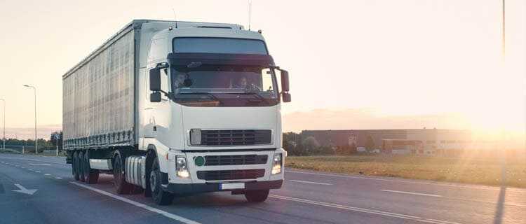 Transport drogowy z wykorzystaniem samochodów ciężarowych - cechy procesu