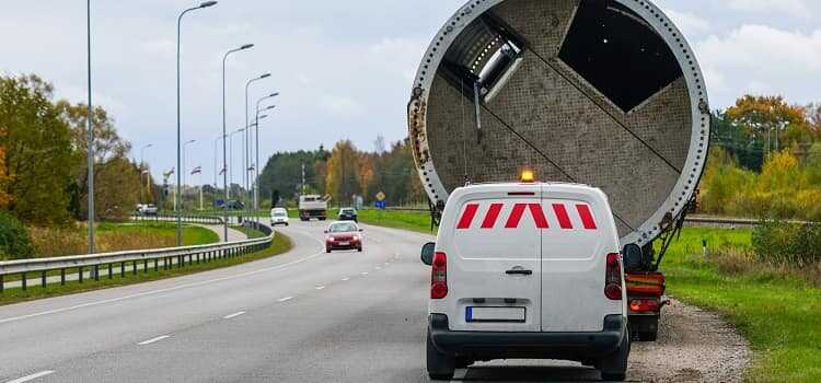 Czym jest pilotaż transportu ponadgabarytowego? 